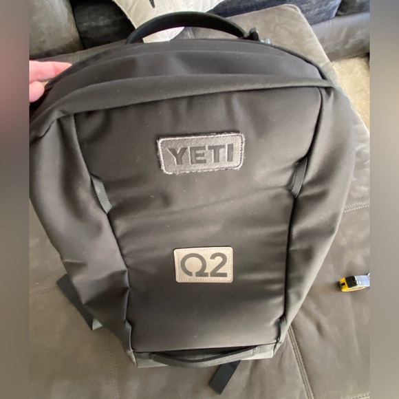 YETI crossroads 22L Backpack NWOT - Picture 12 of 16